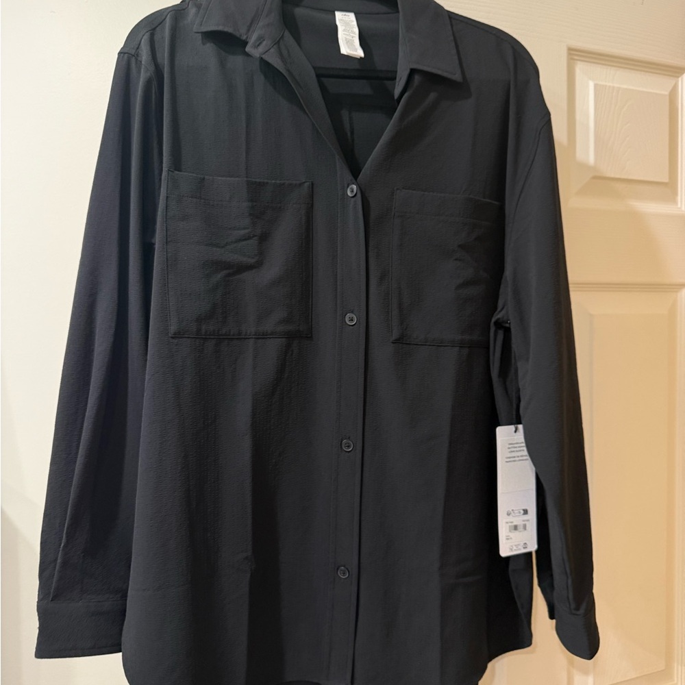 ALO Yoga women’s black dress shirt